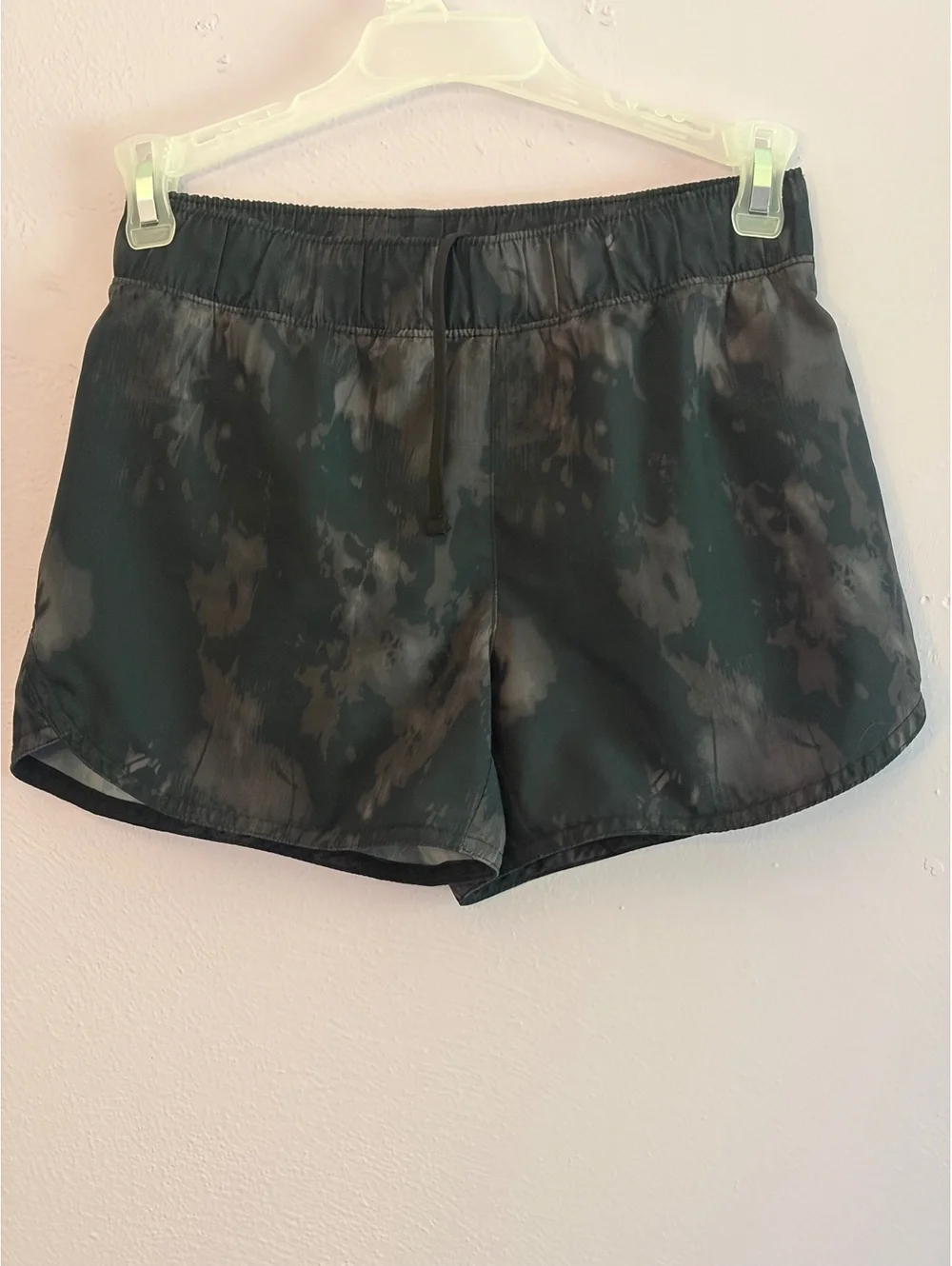 Old Navy Active Black Tie-Dye Athletic Shorts Size Large
